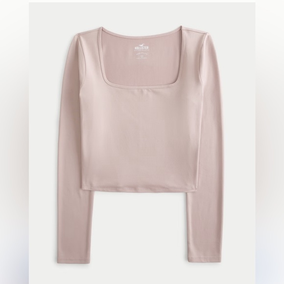 Hollister Tops - SEAMLESS FABRIC LONG-SLEEVE SQUARE-NECK T-SHIRT - Medium